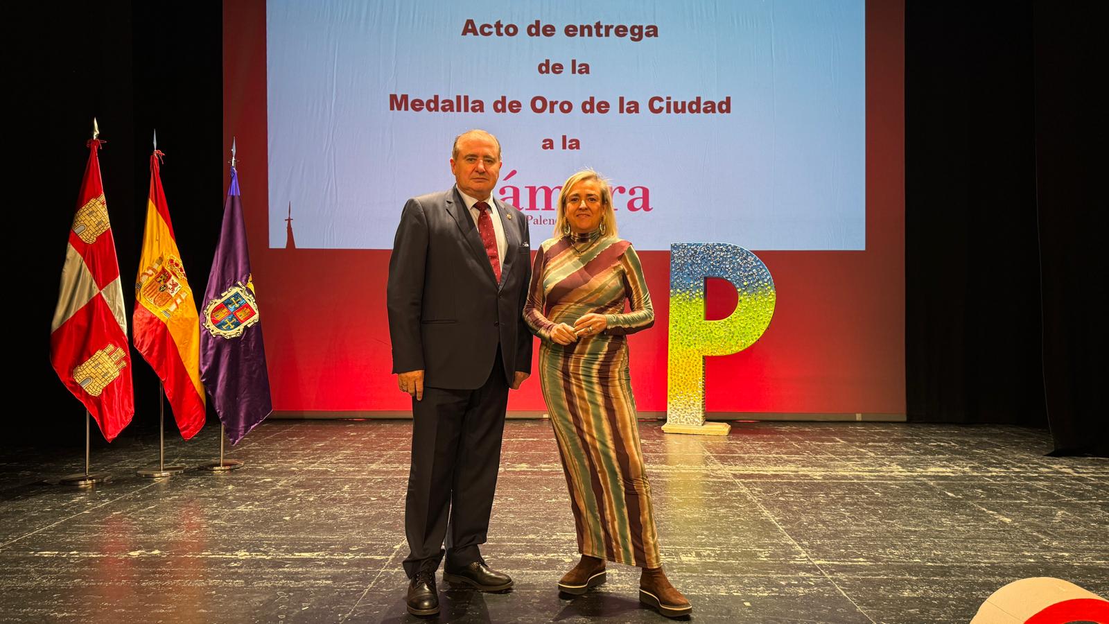 Acto de entrega de la medalla de oro de la ciudad de Palencia a la Cámara de Comercio, Industria y Servicios de Palencia